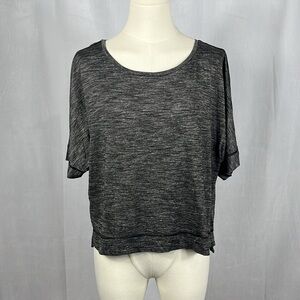 Lucy Activewear Heathered Crop Pullover Tee.